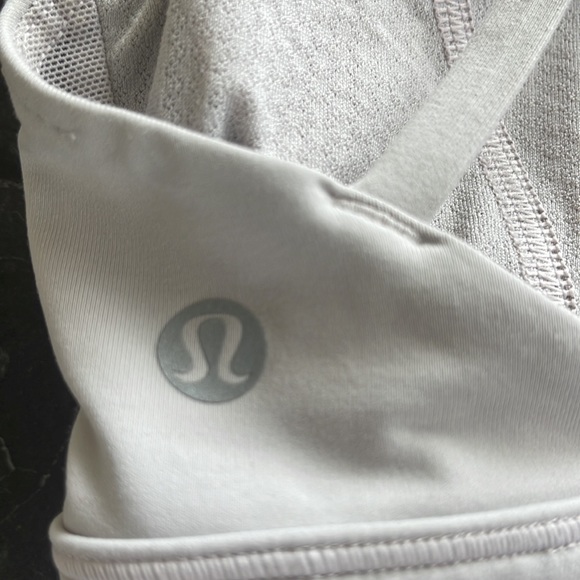Lululemon Free to be serene C/D sports bra Sz 4 - Picture 4 of 5